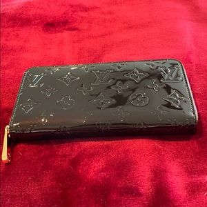 Louis Vuitton Vernis Zippy Wallet Black
